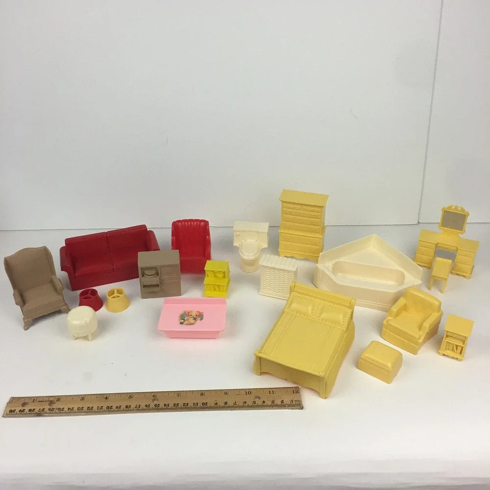 Marx Random 19 Vtg Plastic Mini Doll Furniture Bedroom Bathroom‎ Yellow Red Tan